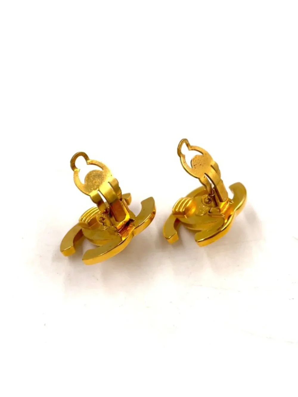 Chanel CC Logo Metal Gold Earrings